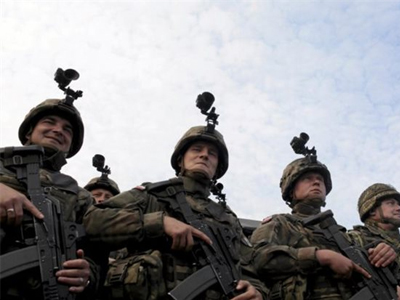 Η Πολωνία ενισχύει τις στρατιωτικές δυνάμεις στα ανατολικά σύνορά της