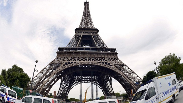 Έκλεισε ο Πύργος του Άιφελ λόγω απόπειρας εισβολής