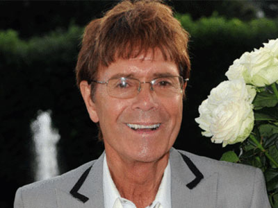 Ο Κλιφ Ρίτσαρντ αρνείται τις κατηγορίες περί παιδεραστίας