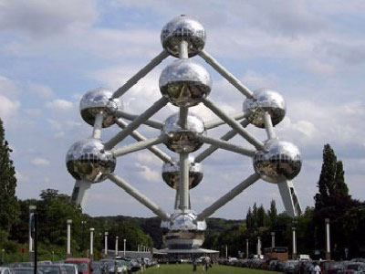 Τουλάχιστον 17 δις ευρώ έχουν «βγάλει» στο Βέλγιο οι πλούσιοι Γάλλοι