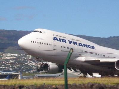 Ματαιώνονται έξι στις δέκα πτήσεις της Air France