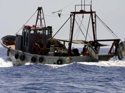 Νέα πρόκληση: Τουρκική ακταιωρός εμβόλισε μηχανότρατα σε ελληνικά χωρικά ύδατα