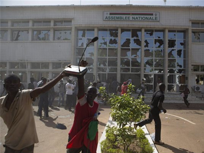 Ο αρχηγός των Ενόπλων Δυνάμεων ανέλαβε την προεδρία της Μπουρκίνα Φάσο
