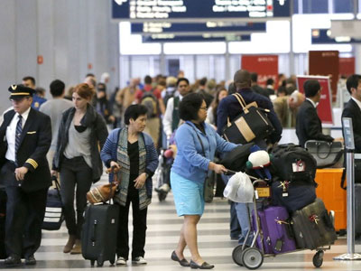 Σικάγο: Ματαιώθηκαν 1.700 πτήσεις λόγω φωτιά στο αεροδρόμιο