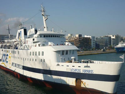 Ταλαιπωρία για 127 επιβάτες του «Βιτσέντζος Κορνάρος»