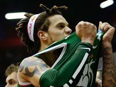 «Βόμβα» από Χάκετ