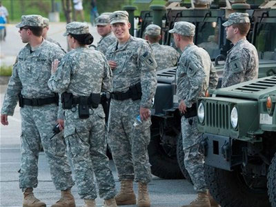 ΗΠΑ: Αποσύρεται η εθνοφρουρά από το Φέργκιουσον