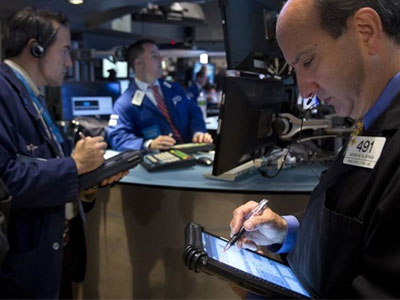 Μια ανάσα από τις 2.000 μονάδες ο S&P 500