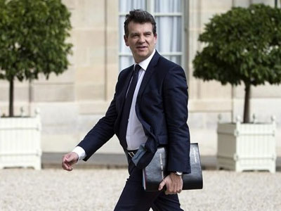 Γαλλία: Στην «τάξη» ανακαλεί ο πρωθυπουργός τον υπουργό Οικονομίας