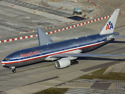 Αναγκαστική προσγείωση για πτήση της American Airlines