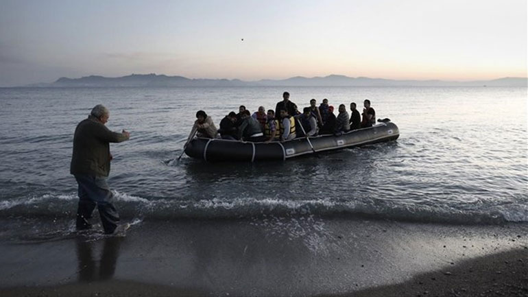 Κρήτη: Στους 217 οι μετανάστες που είχαν εντοπιστεί σε ακυβέρνητη λέμβο