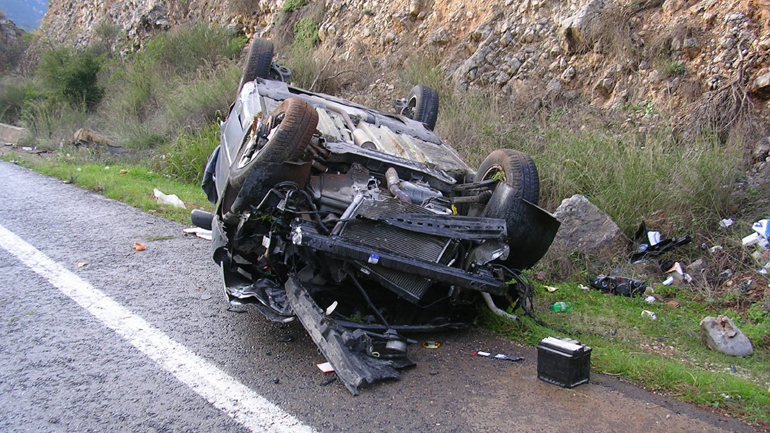 Τροχαίο στην Κρήτη – Εγκλωβίστηκε ο οδηγός