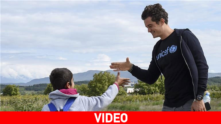 Ο Ορλάντο Μπλουμ επισκέφθηκε πρόσφυγες στα ελληνοσκοπιανά σύνορα