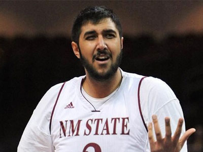 Ο «γίγαντας» Σιμ Μπουλάρ ο πρώτος Ινδός παίχτης του NBA