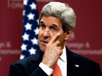 Πρόστιμο στον Τζον Κέρι επειδή δεν… καθάρισε το πεζοδρόμιο από το χιόνι