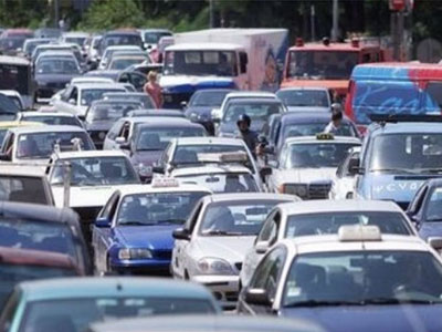 Σύγκρουση αυτοκινήτων και μποτιλιάρισμα στην Ε. Ο. Αθηνών – Λαμίας