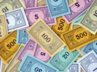 Έλληνας κοσμηματοπώλης «πληρώθηκε» 6 εκατ. ευρώ σε χαρτονομίσματα Monopoly