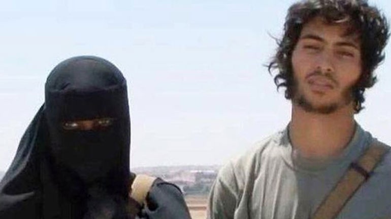 Γαλλία: Τρία χρόνια κάθειρξη επειδή βοήθησε έφηβη να παντρευτεί τζιχαντιστή