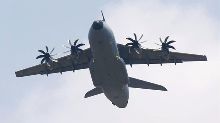 Επανδρωμένους αεροπορικούς βομβαρδισμούς εναντίον του Χαλιφάτου ξεκίνησαν οι ΗΠΑ Επανδρωμένους αεροπορικούς βομβαρδισμούς εναντίον του Χαλιφάτου ξεκίνησαν οι ΗΠΑ