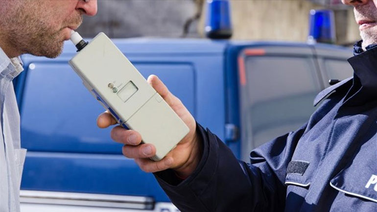 Βρετανία: Συνελήφθη οδηγός που φούσκωνε τα λάστιχα του αυτοκινήτου με… ηλεκτρική σκούπα