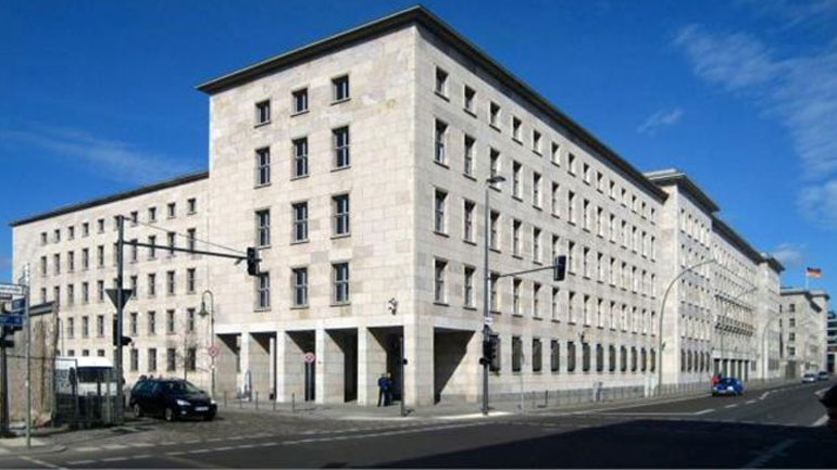 Βερολίνο: «Δεν είναι ιδανικό» το τρέχον περιβάλλον των χαμηλών επιτοκίων