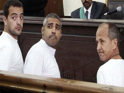 Αίγυπτος: Νέα δίκη των δύο δημοσιογράφων του Αλ Τζαζίρα