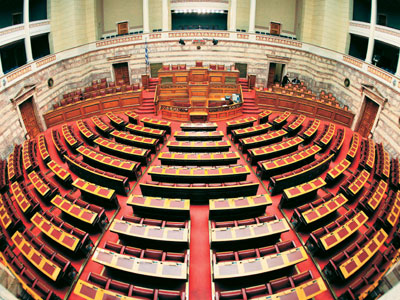 Κορυφώνεται η συζήτηση για την ψήφο εμπιστοσύνης