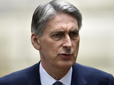 Η Βρετανία δεν θα συμμετέχει σε χτυπήματα κατά του Ισλαμικού Χαλιφάτου