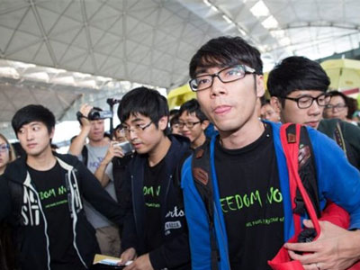 «Κόπηκε» το ταξίδι των ακτιβιστών του Χονγκ Κονγκ στο Πεκίνο