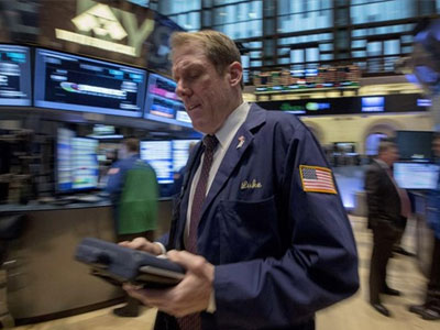 Οριακές διακυμάσεις στη Wall Street