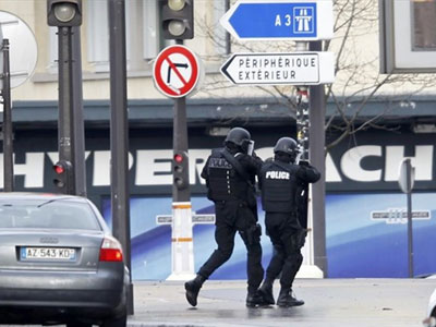 Συνελήφθησαν τρεις  δημοσιογράφοι του Al Jazeera στο Παρίσι