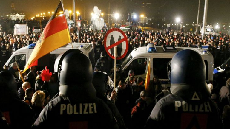 Επεισόδια σε συγκέντρωση ακροδεξιών στη Γερμανία