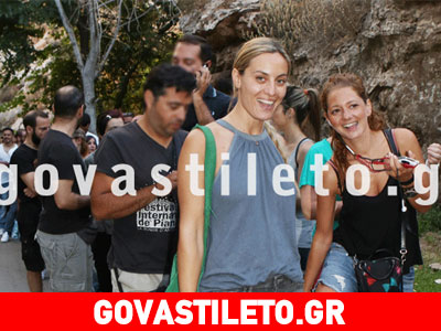 Ελεονώρα Μελέτη: Με την κολλητή της στους James