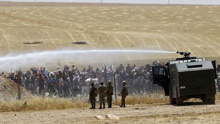 Τουρκία: Οι δυνάμεις ασφαλείας απώθησαν βίαια Σύρους πρόσφυγες