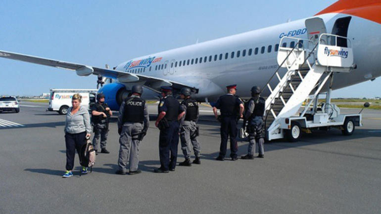 Καναδάς: Υποχρεωτικά δύο μέλη του πληρώματος στο πιλοτήριο των αεροσκαφών