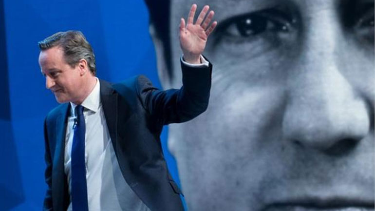 Ο Κάμερον κέρδισε την πρώτη τηλεμαχία με τον Μίλιμπαντ