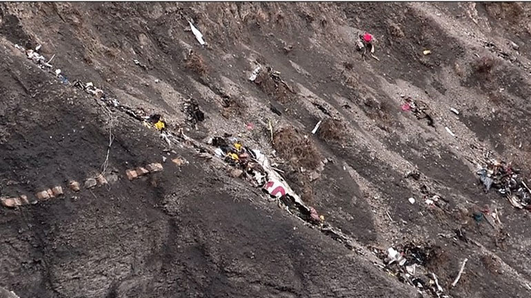 Συλλυπητήρια μηνύματα Παυλόπουλου, Τσίπρα και Σαμαρά για την αεροπορική τραγωδία