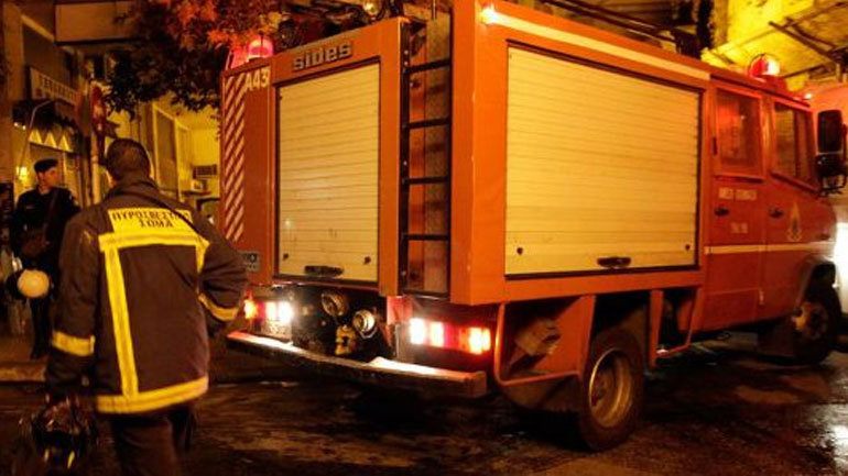 Πυρκαγιά σε κατάστημα στη Γλυφάδα