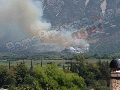 Πρέβεζα: Μεγάλη φωτιά ξέσπασε στον Βουβοπόταμο