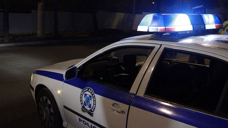 Βόλος: Μπήκε από τη… βιτρίνα και λήστεψε κατάστημα