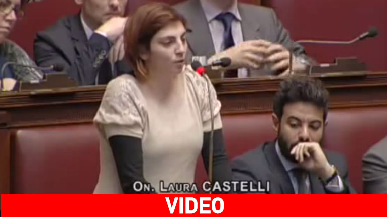 «Σηκώστε το κεφάλι όταν σας μιλά βουλευτής κύριε Ρέντσι!»