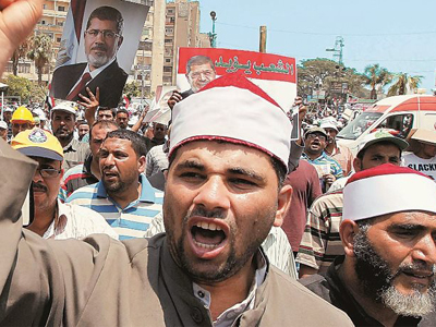 Καταδικάστηκαν σε θάνατο 12 υποστηρικτές του Μορσί