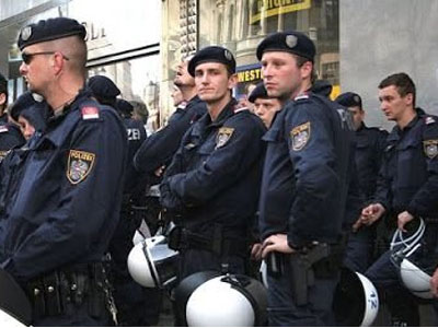 Αυστρία: Συλλήψεις εννέα υπόπτων για συμμετοχή στη Τζιχάντ