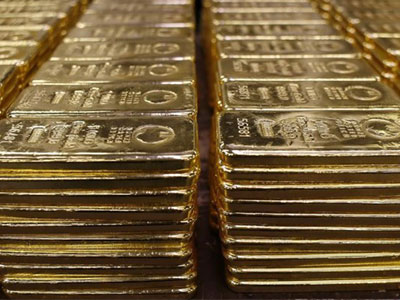 Απώλειες για το χρυσό, κέρδη για το αργό