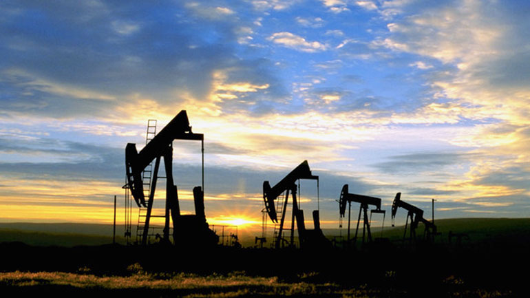 Έχασε και τα 43 δολάρια το πετρέλαιο – Διόρθωσε ο χρυσός