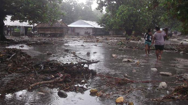 Σε κλοιό τροπικών κυκλώνων το Βανουάτου Σε κλοιό τροπικών κυκλώνων το Βανουάτου