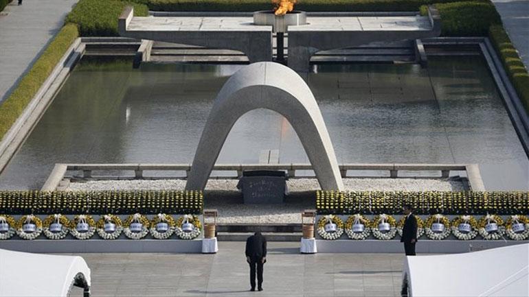 Η Ιαπωνία τίμησε τη μνήμη των νεκρών από την πρώτη ατομική βόμβα στη Χιροσίμα