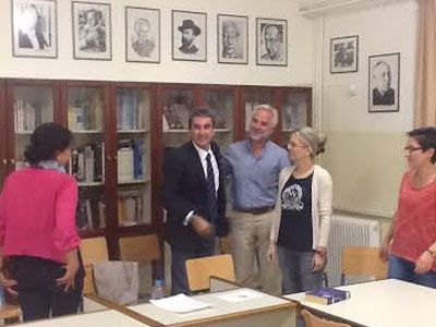 Αιφνιδιαστική επίσκεψη Λοβέρδου σε Εσπερινό Γυμνάσιο