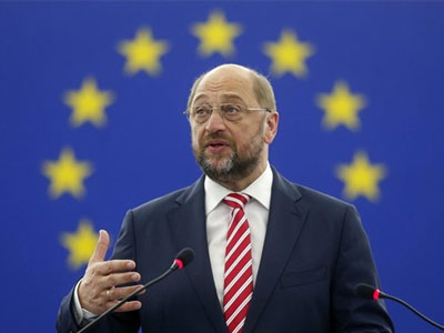 Σουλτς: Να δράσουμε ενάντια στις πιέσεις σε Ελλάδα, Ισπανία, Ιταλία