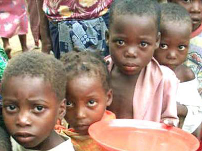 Μείωσαν τη μερίδα φαγητού στους πρόσφυγες